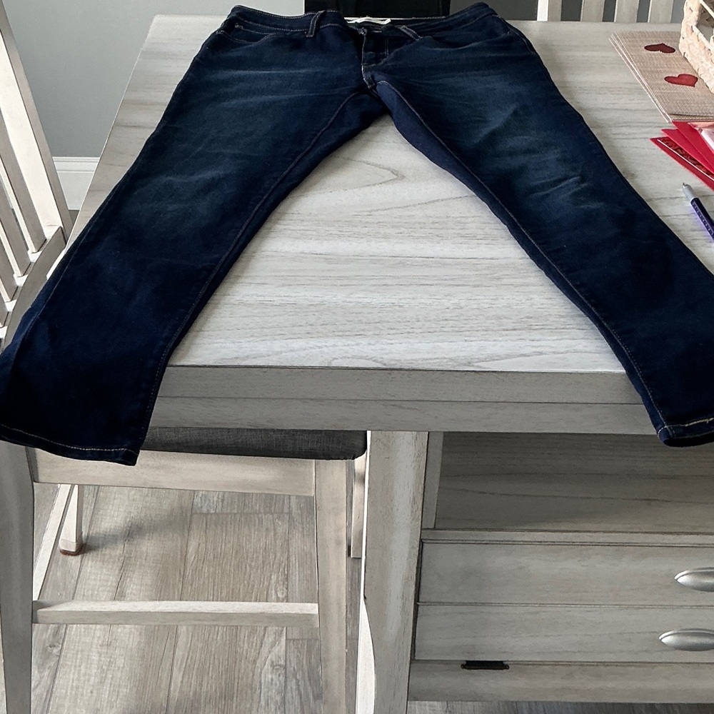 Levi's Women's Dark Blue Skinny Jeans size 30x30.